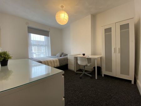 Llantrisant Street, Cathays - Photo 2