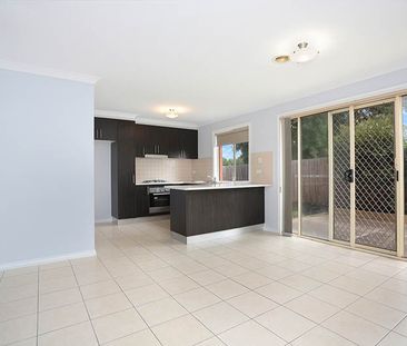 Large home with good looks! - Photo 2