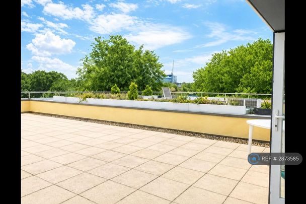 3 bedroom penthouse to rent - Photo 1