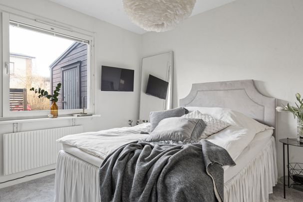 Skogstorpsvägen, Sollentuna - Photo 1