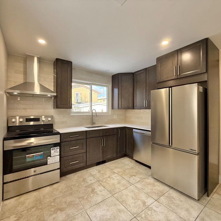 For Lease - 973 Eiffel Avenue, Mooneys Bay - Carleton Heights and Area, Ontario - Photo 1