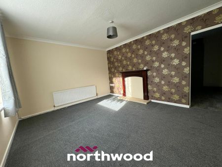 3 bedroom end of terrace house to rent - Photo 2