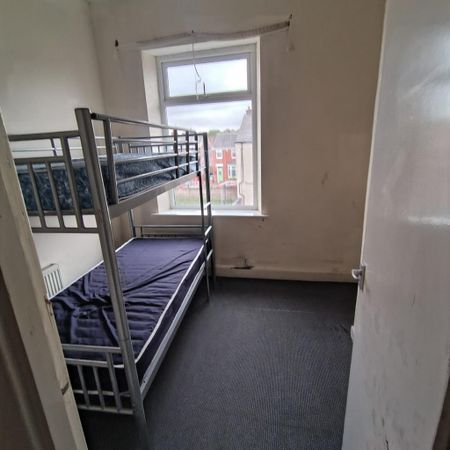 3 bedroom terraced house to rent - Photo 3