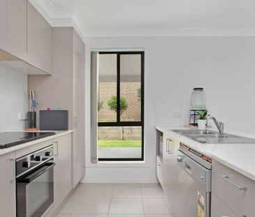 Modern Family Home in Prime Box Hill Location - Photo 6