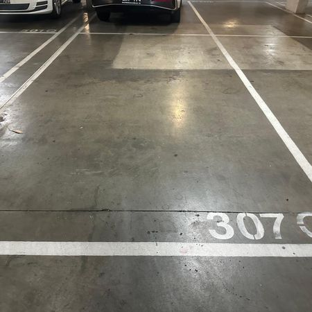 Luxury South Yarra Living - One Bedroom with A Huge Balcony - Photo 4