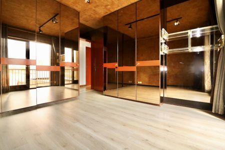 Centraal gelegen appartement met 2 slpk, 2 terrassen en garage voor 890 EUR/mnd - Photo 3