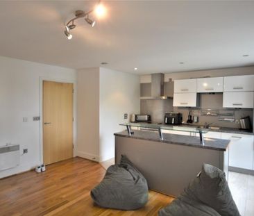 1 bedroom flat to rent - Photo 2