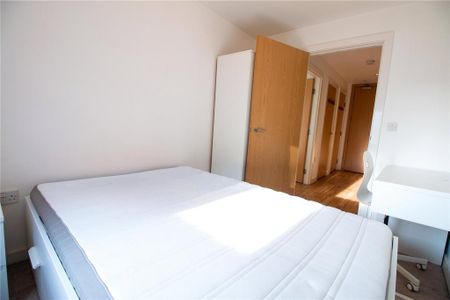 2 bedroom flat to rent - Photo 3