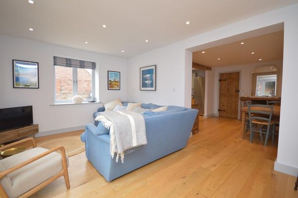 2 bedroom terraced house to rent - Photo 1