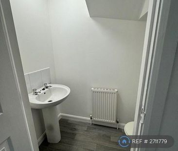 4 bedroom terraced house to rent - Photo 4