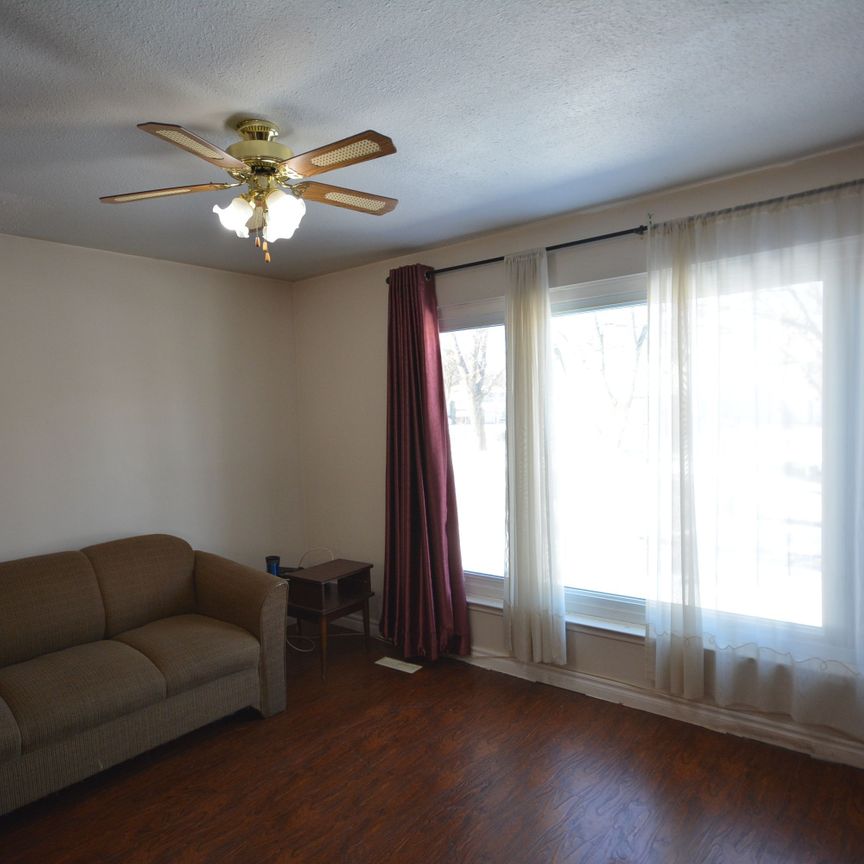 For Lease - 1463 Glen Rutley Circle, Mississauga, Ontario - Photo 1