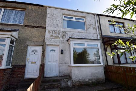2 bedroom terraced house to rent - Photo 5