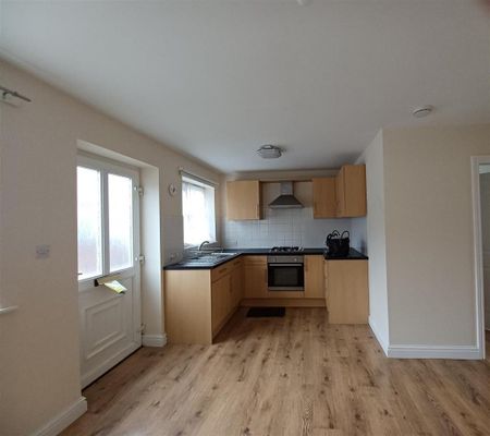 2 bedroom detached bungalow to rent - Photo 3