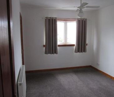 2 bedroom end of terrace house to rent - Photo 2