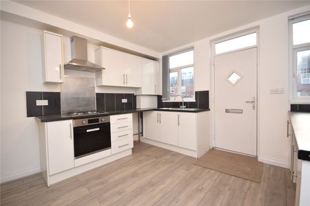 33, Woodlea Mount, Beeston, Leeds, LS11 7NT - Photo 5