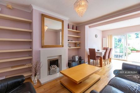 5 bedroom semi-detached house to rent - Photo 2