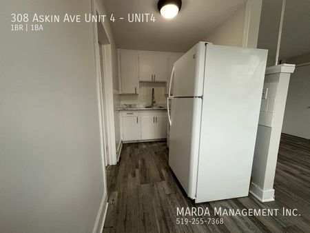 NEWLY RENOVATED 1-BEDROOM/1BATH APARTMENT + HYDRO - Photo 5