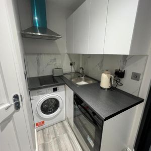 Studio to rent - Photo 2