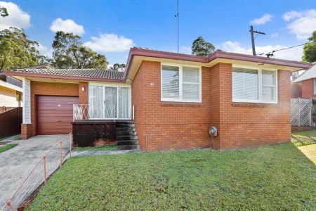 CHARMING FAMILY HOME AVAILABLE FOR RENT - Photo 3