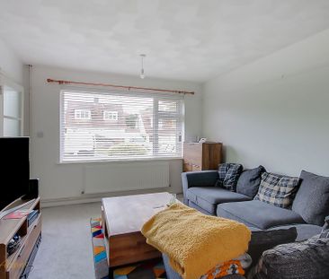 2 bed detached bungalow to rent in Lustrells Vale, Saltdean, BN2 - Photo 1