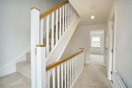 3 bedroom semi-detached house to rent - Photo 4