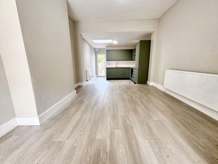 3 bedroom terraced house to rent - Photo 2