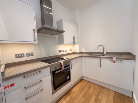 Bartley Way, Hook, Hampshire, RG27 - Photo 4