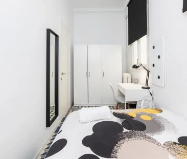 Gran Via de les Corts Catalanes, Barcelona, Catalonia 08015 - Photo 2