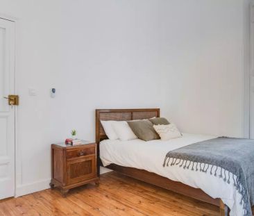 Room in a shared 5-bedroom apartment for rent in Sol - Foto 1