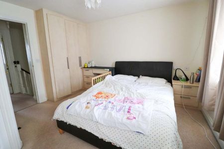 3 bedroom townhouse to rent - Photo 2