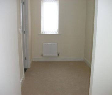 3 bedroom end of terrace house to rent - Photo 1
