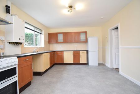 Leeds Road, Lofthouse, Wakefield - Photo 4