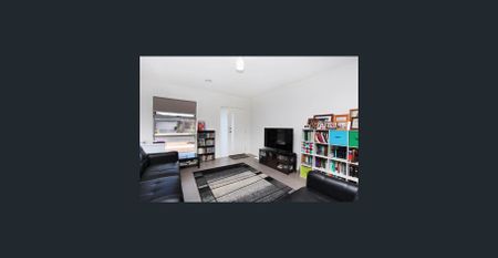 Beautiful House + Great Location - Photo 2