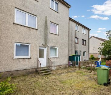 2 bedroom ground floor flat to rent - Photo 5