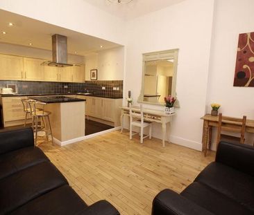 3 bedroom flat to rent - Photo 5