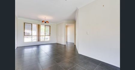 Available Soon Walk to Bus Stop and Calamvale Community College. - Photo 2