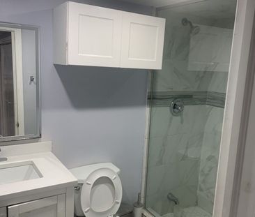 For Lease - 560 Stonehenge Drive, Hamilton, Ontario - Photo 3