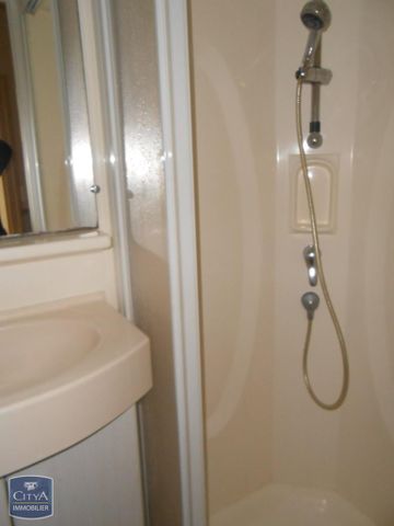 Location Appartement 1 pièce 25m² ST NAZAIRE 44600 - Photo 2