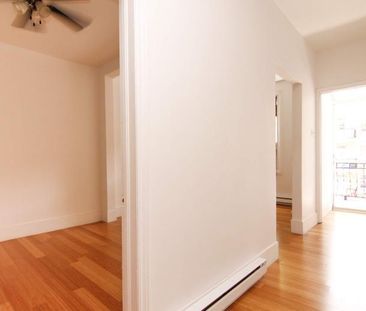 MAGNIFIQUE 4 1/2 RÉNOVÉ À VERDUN, EXCELLENT EMPLACEMENT, MÉTRO. - Photo 3