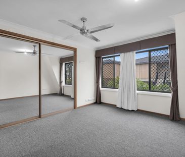 Charming 2 Bedroom Townhouse - Photo 5