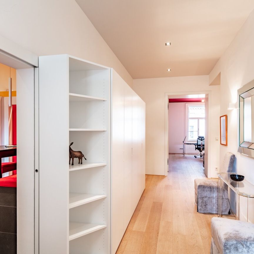Elegant period apartment -- furnished in contemporary style, air-conditioned - Photo 1
