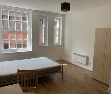 Studio to rent - Photo 1