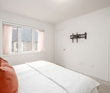 For Lease - 3966 Koenig Road, Burlington, Ontario - Photo 1