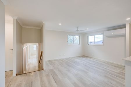 Stylish Family Home in a Peaceful Cul-de-Sac! - Photo 2