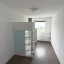 Furnished 2 Bedroom Apartment close to VIC - Photo 2