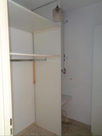 Location Appartement 2 pièces 50m² DRAGUIGNAN 83300 - Photo 5