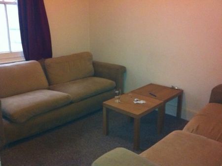 6/7 bedroom property available near Kingston Uni - Photo 2