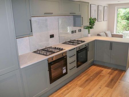 7 bedroom house of multiple occupation to rent - Photo 3