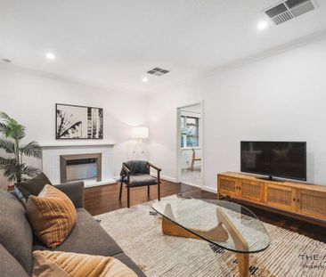 Beautiful Modern Living! - Photo 4