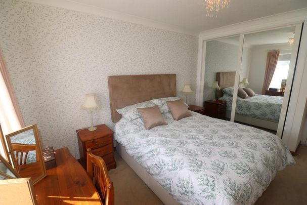 4 bedroom detached house to rent - Photo 1